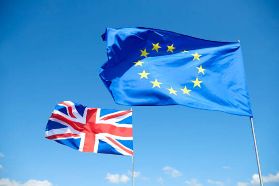 Relations commerciales avec les États-Unis : l’UE prépare de nouvelles contre-mesures, la chimie concernée